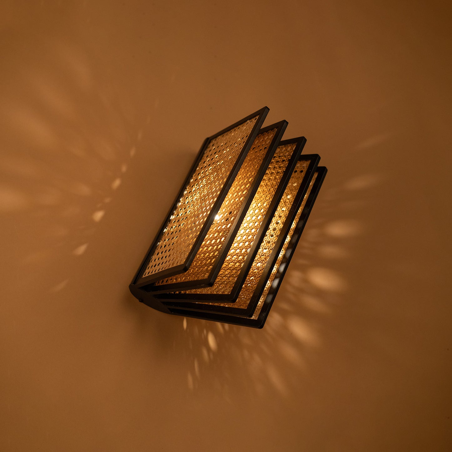 Reeding Lamp Sconce